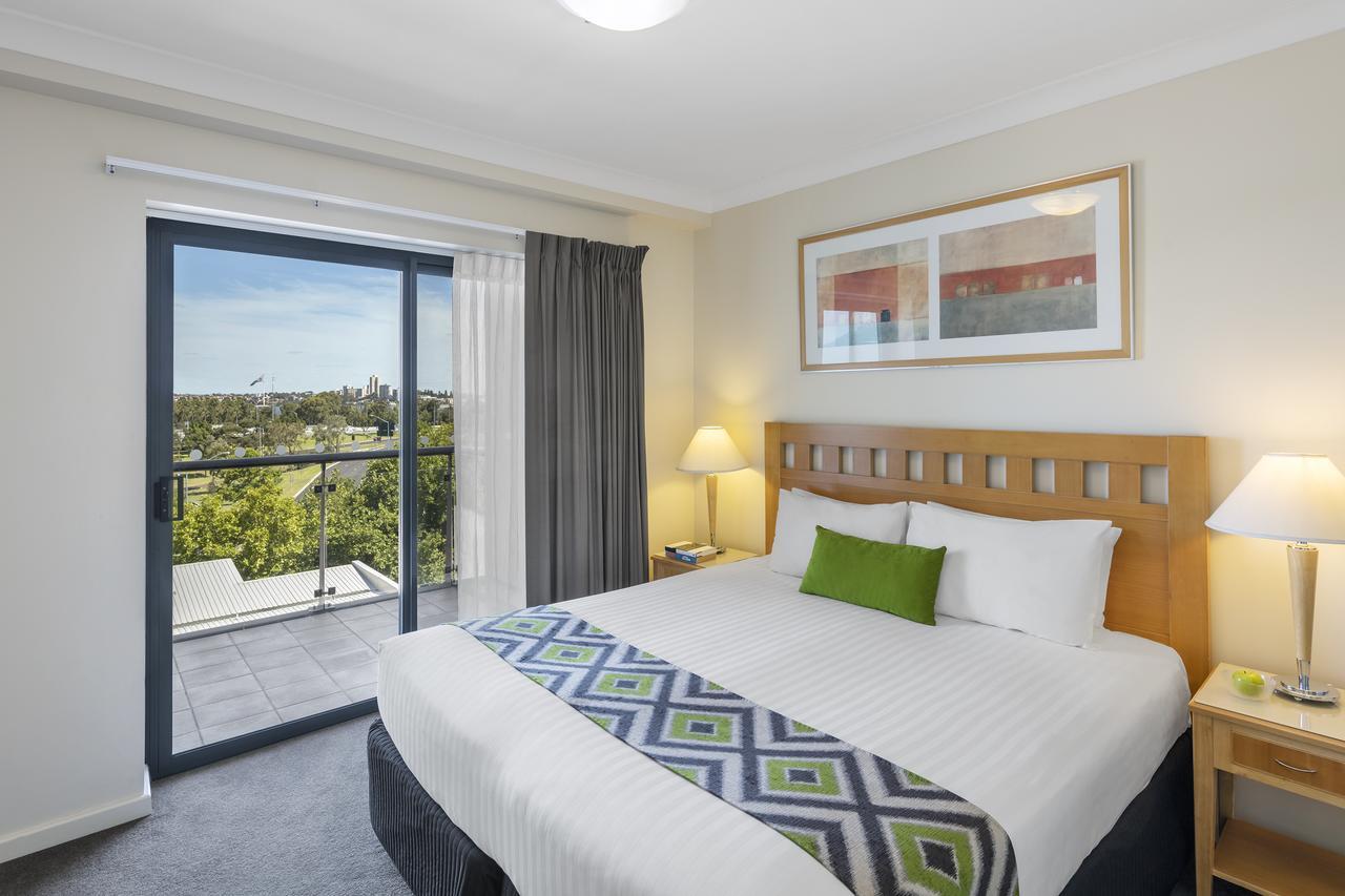 Nesuto Mounts Bay Aparthotel Пърт Екстериор снимка
