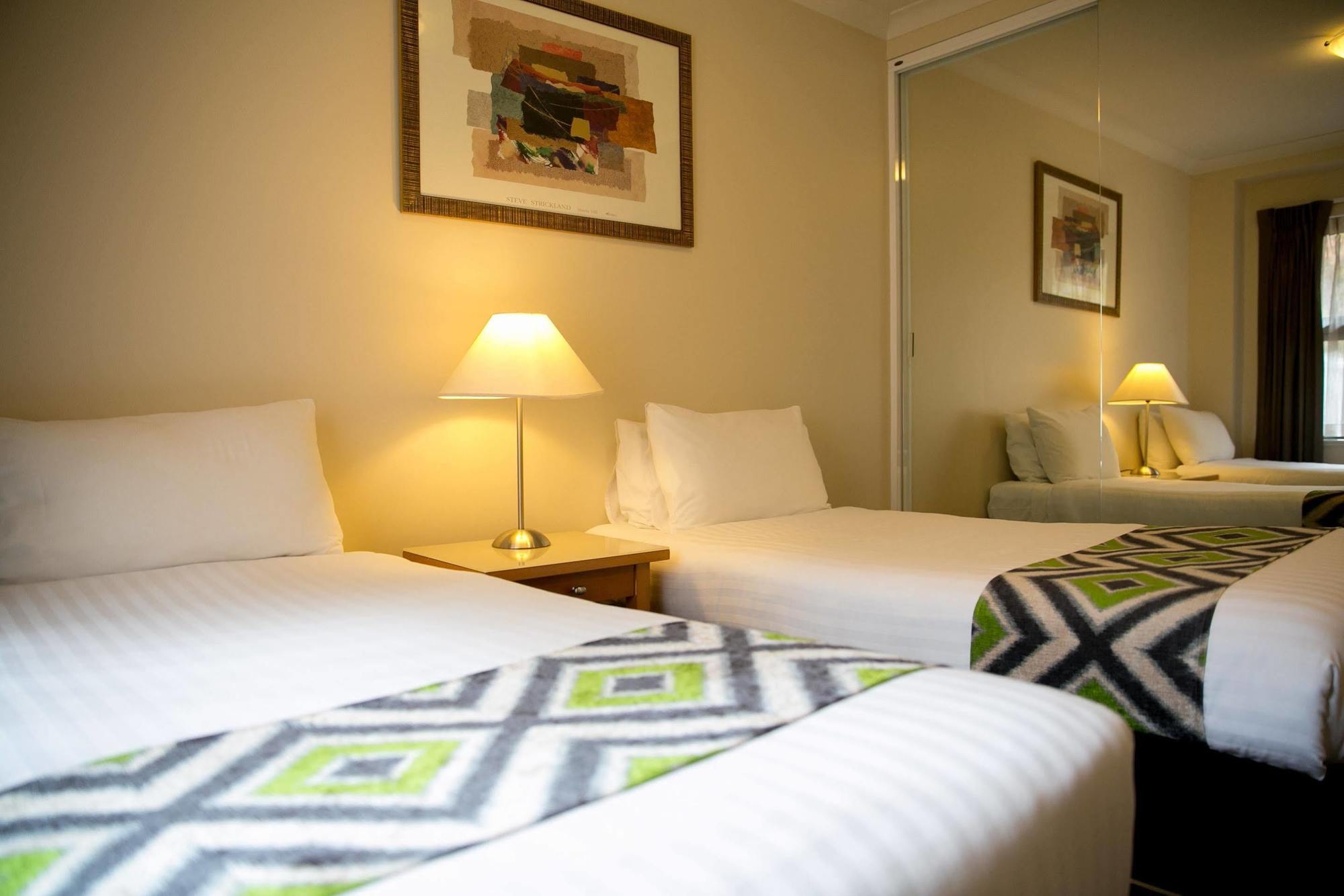 Nesuto Mounts Bay Aparthotel Пърт Екстериор снимка