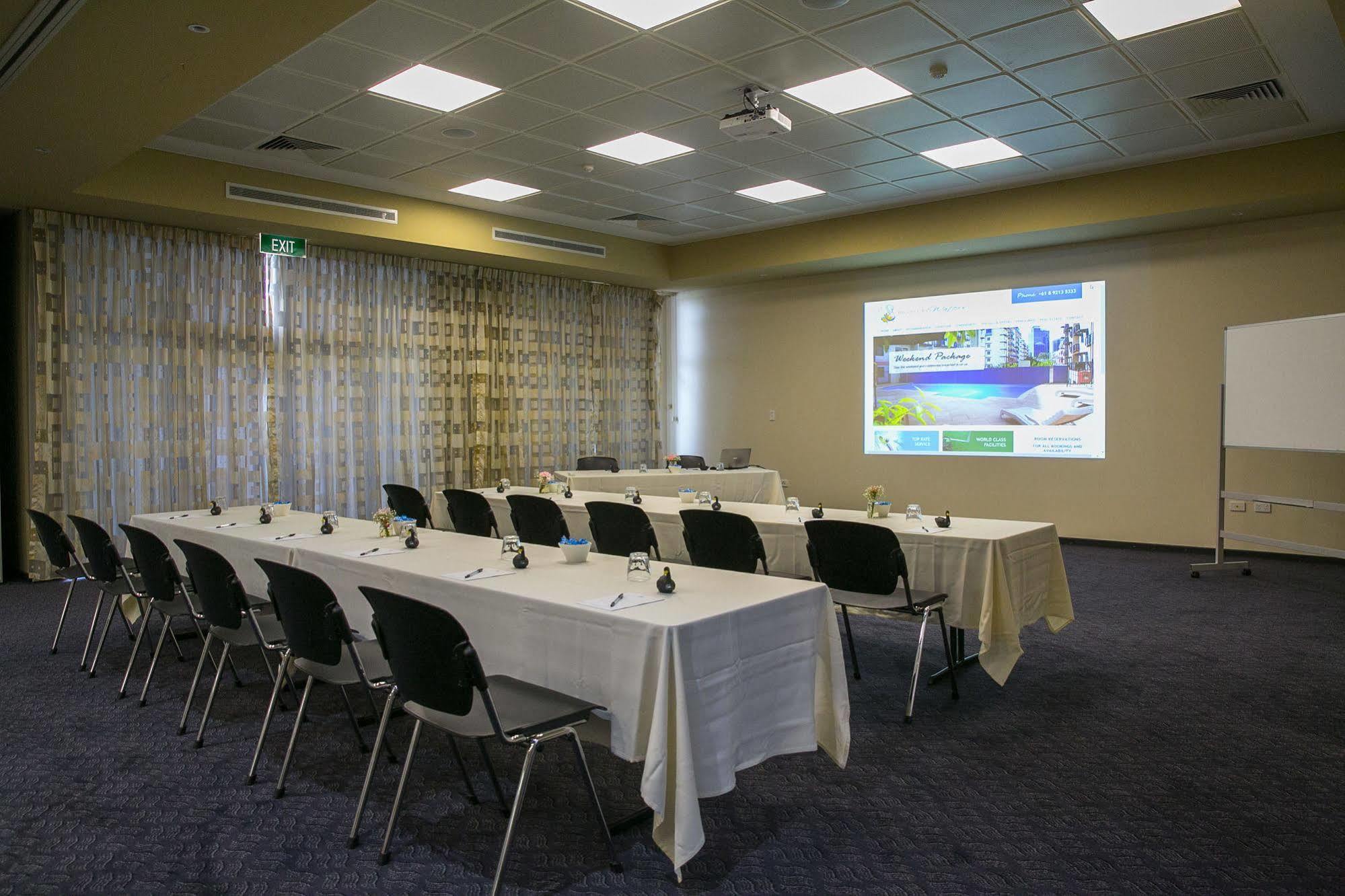 Nesuto Mounts Bay Aparthotel Пърт Екстериор снимка